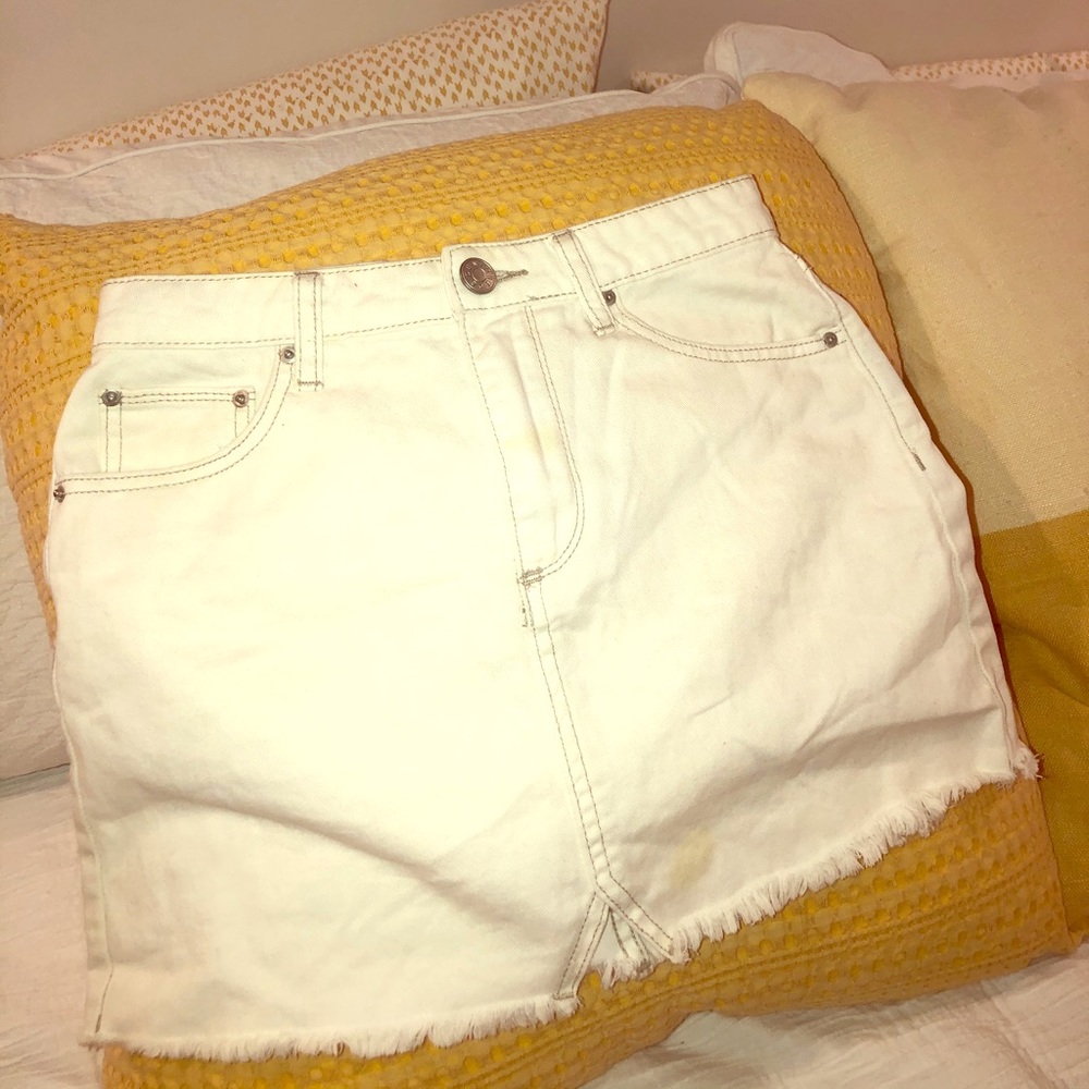 Fitted cream jean skirt!